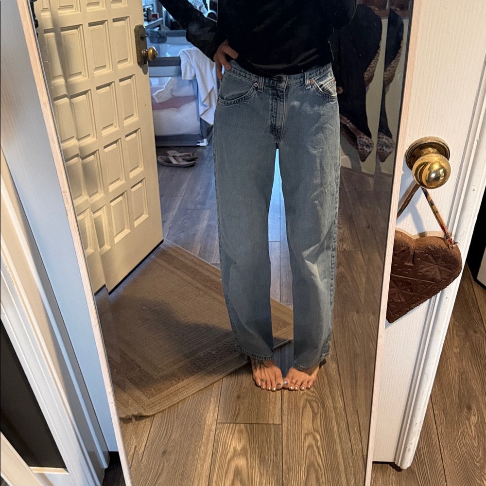 Vintage Levi’s 965 wide leg Relaxed  Jeans in Light Blue Wash size jr 5 - Picture 4 of 11